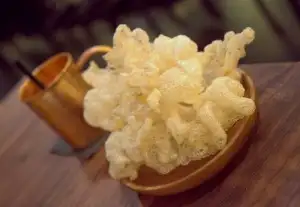 Ideal bar snack: beef tendon crisps