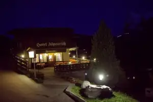 Hotel Alpenruh at night