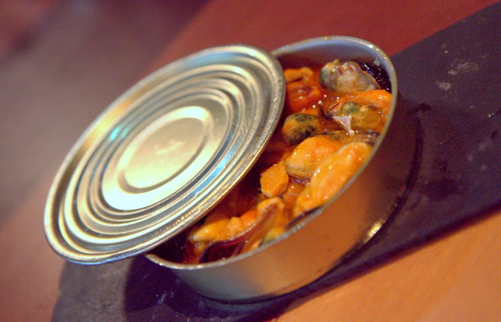 Mussels in a can at Abastos 2.0