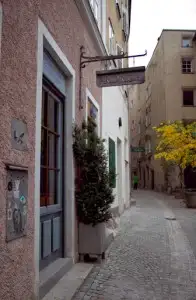 Entering Fridrich in Salzburg