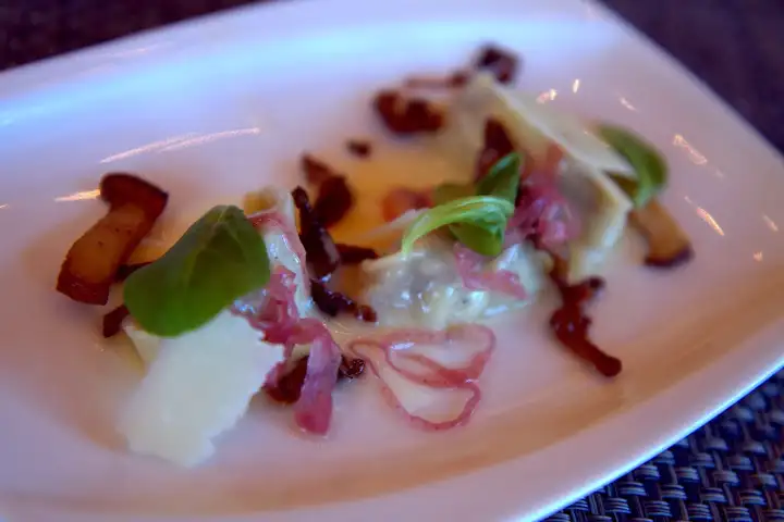 Mushroom ricotta agnolotti with seared oyster and crimini (?) mushrooms, pickled red onions, mache, shaved Grana Padano paired with 2011 Cuvee, a blend of 57% Cabernet and 43% Syrah; they haven't released this wine in a couple years and it's only sold at the winery ($40) - surprisingly light and acidic