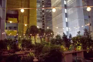 Duddell's vacation-like patio