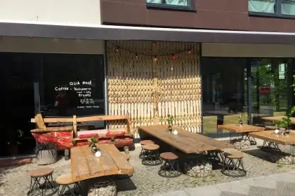 Qua Phe sidewalk seating