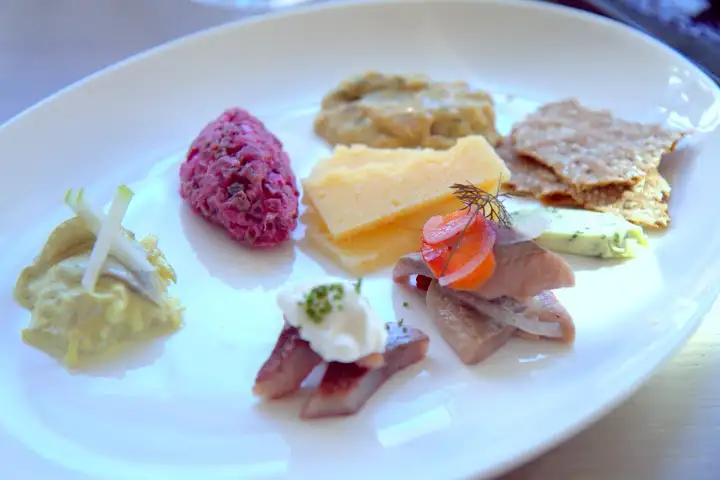 Volta's herring x 5 platter