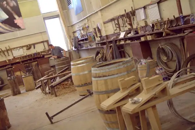 Making barrels at La Sarrazine cooperage