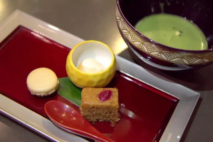 Dessert course at Nanzan Giro Giro 