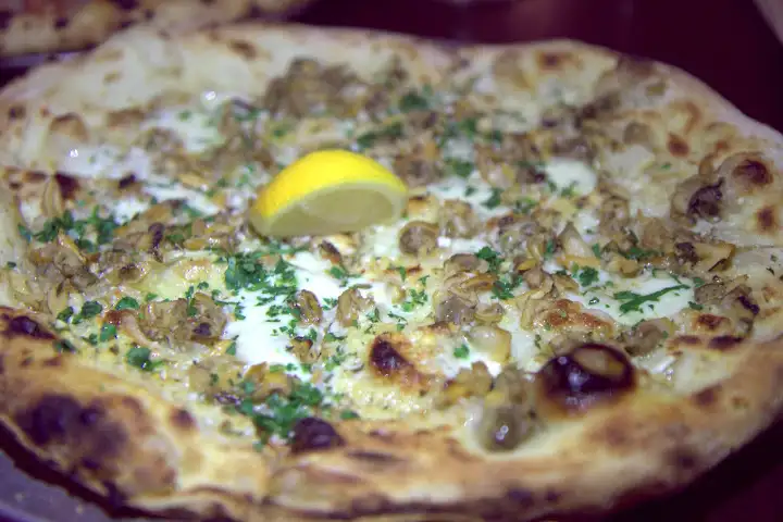 Fiorella's clam pie