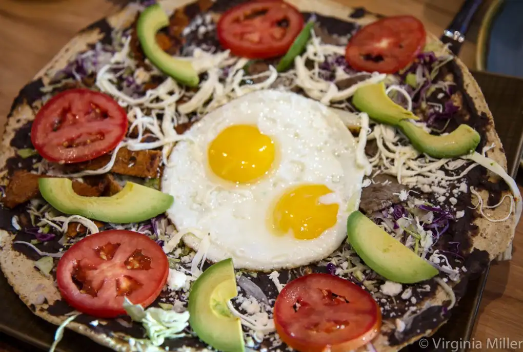 Agave Uptown tlayuda