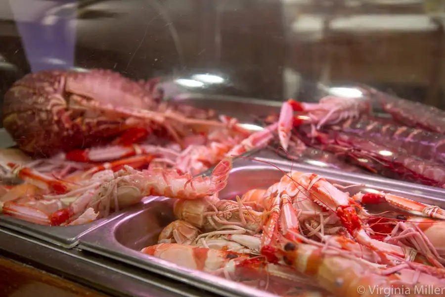 Pick your own seafood at the unreal Ramiro